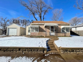 Building Photo - Cozy 1 bedroom with detached garage