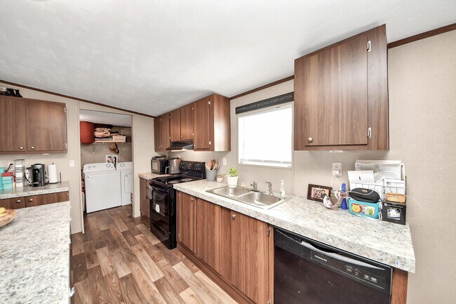 Building Photo - 1416 Rd 5601