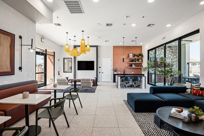 Building Photo - Sonita