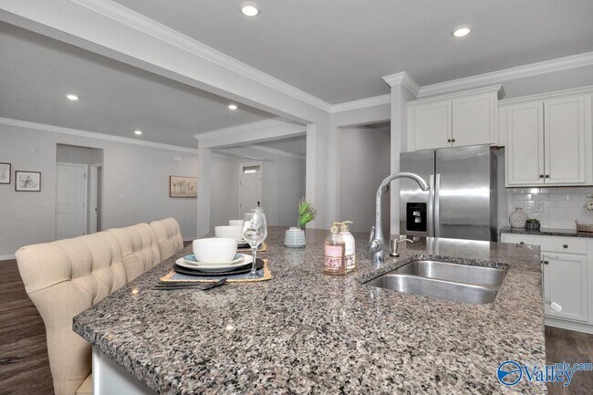 Building Photo - 106 Oak Fletcher Dr