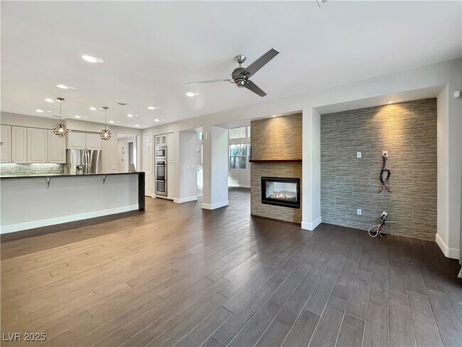 Building Photo - 1352 Fox Acres Dr