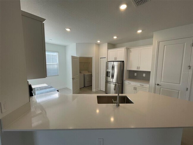 Building Photo - 1873 Bright Sky Dr