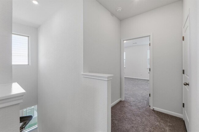 Building Photo - 2210 Cornfield Dr