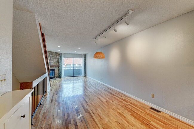 Building Photo - $2,400 - 2-Bed, 1.5-Bath Townhome in Lakewood Updated Throughout, With Garage + AC, Near Bear Cre...