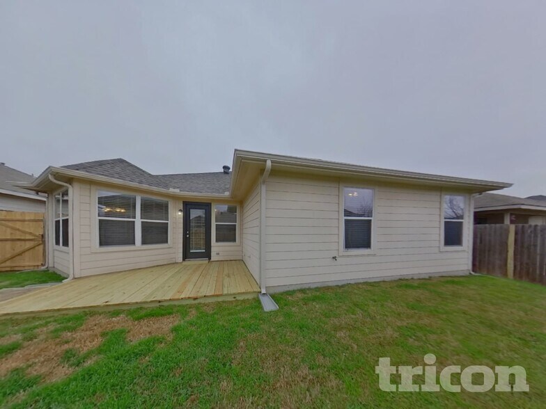 Building Photo - 9641 Linton Dr