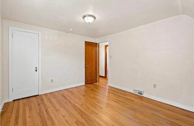 Building Photo - 4014 Fairfield Ave