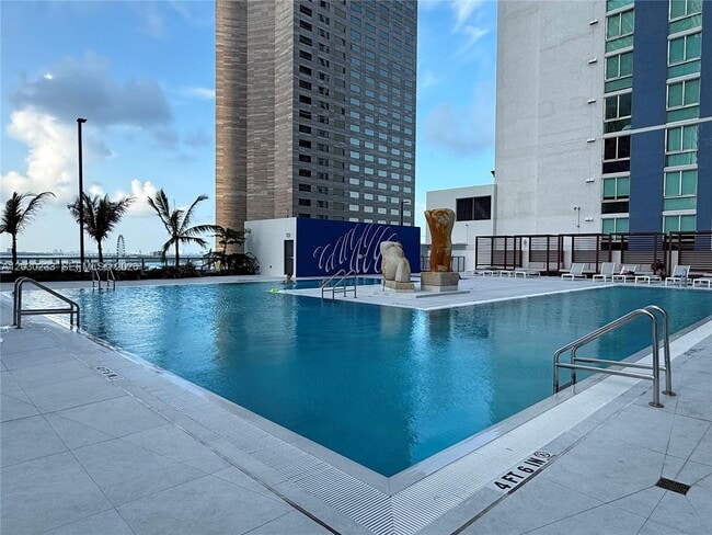 Building Photo - 335 S Biscayne Blvd
