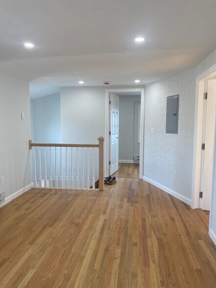 Building Photo - 48 Moulton Rd