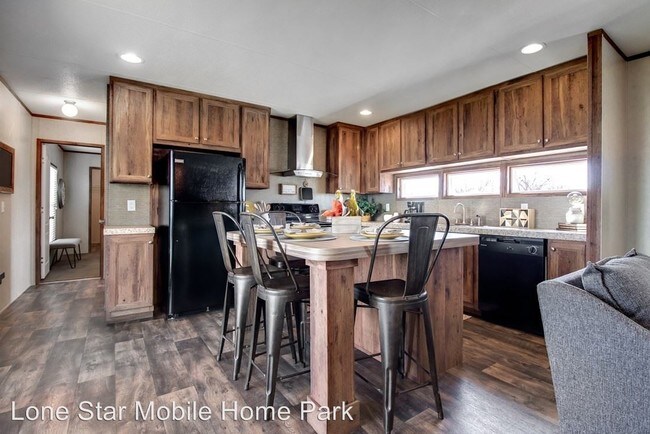 Building Photo - 4701 E Rice St