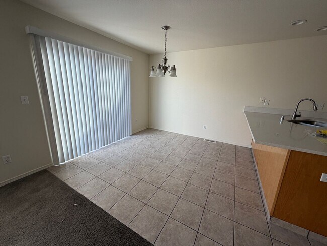 Building Photo - 3 bed 3.5 bath Townhome available on Rd 68!