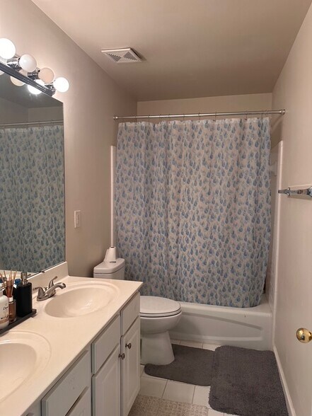 Building Photo - 5261 Tormeall Trce