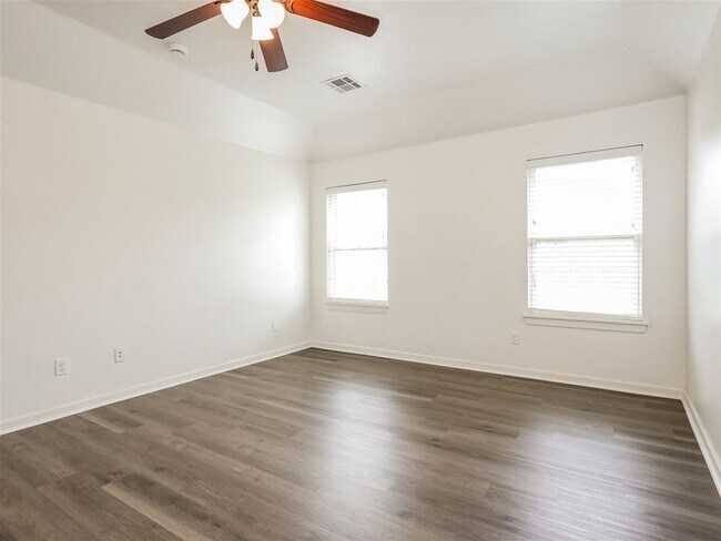 Building Photo - 1501 Tahoe Ln