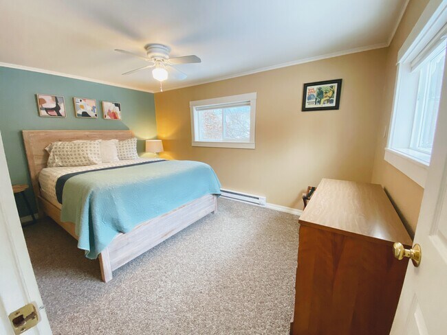 Building Photo - 14295 Community Ln