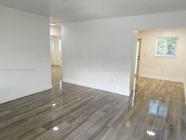 Building Photo - 9305 SW 37th St