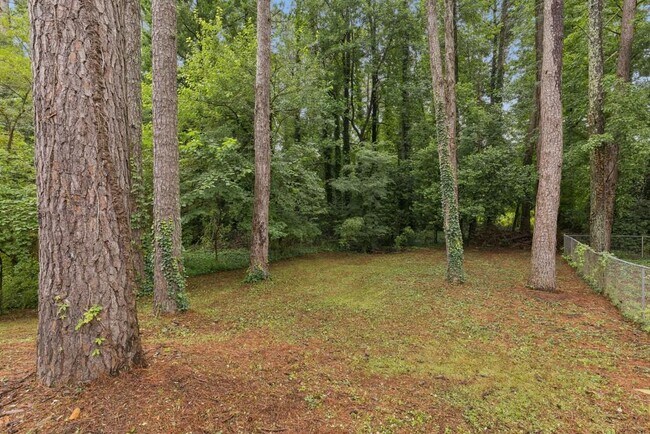 Building Photo - 4930 Farmstead Ct NE