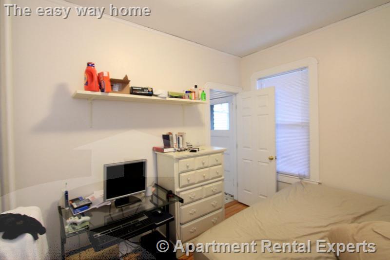 Building Photo - 32 Chatham St