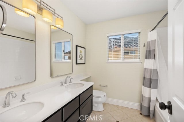 Building Photo - 2 Crystalglen