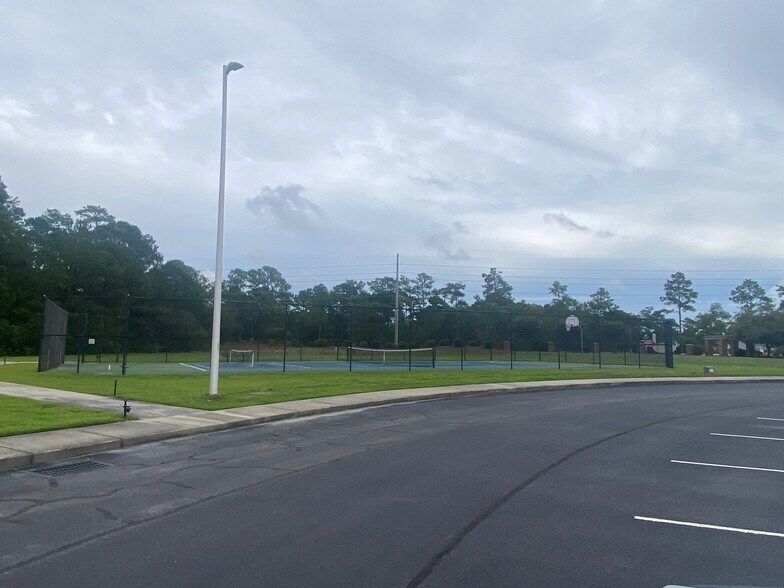 Rourk Woods Tennis Courts - 304 Lusterleaf Ln