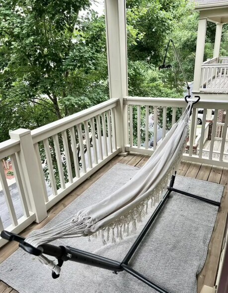 Building Photo - 1398 Heights Park Dr SE