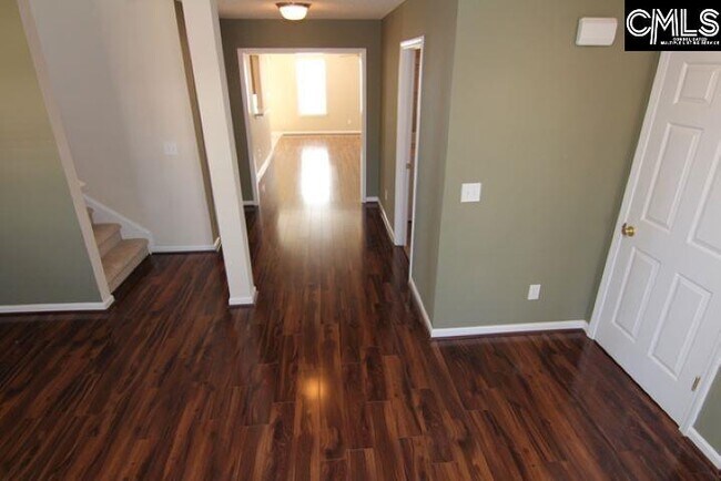 Building Photo - 5 Redbrush Ct