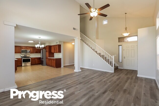 Building Photo - 5414 W Huntington Dr