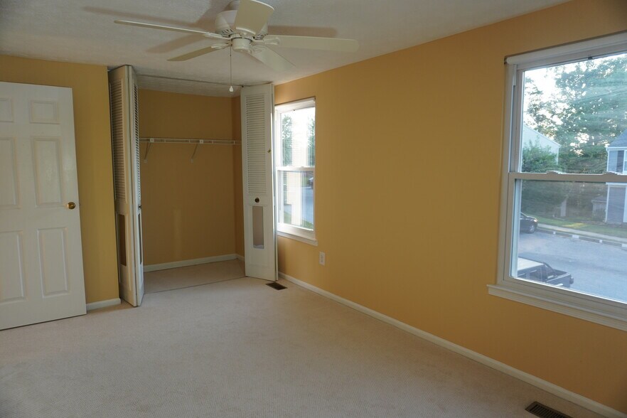 Building Photo - 37 Trailwood Rd