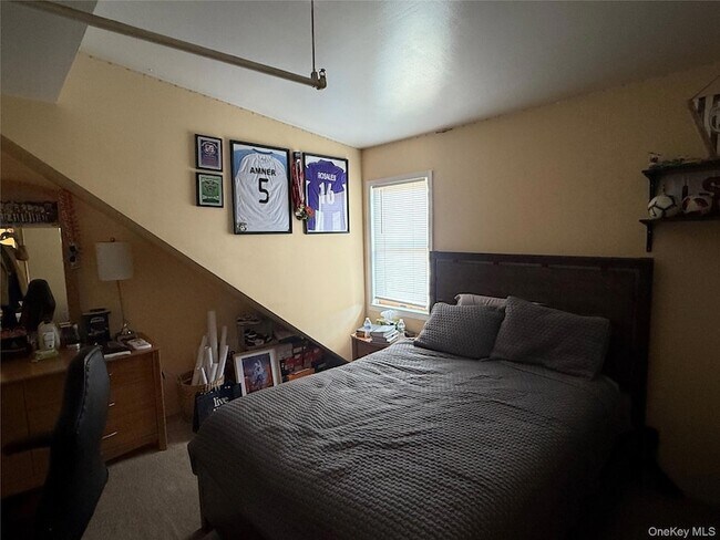 Building Photo - 64 Old Riverhead Rd