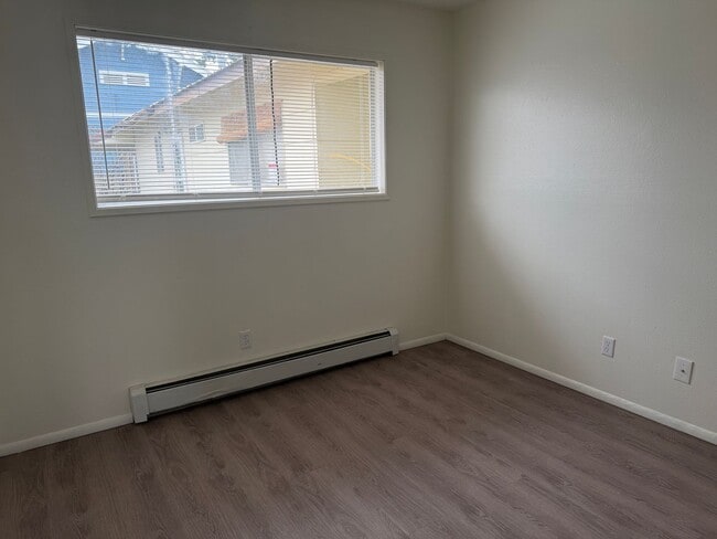 Building Photo - 325 NW 4th St