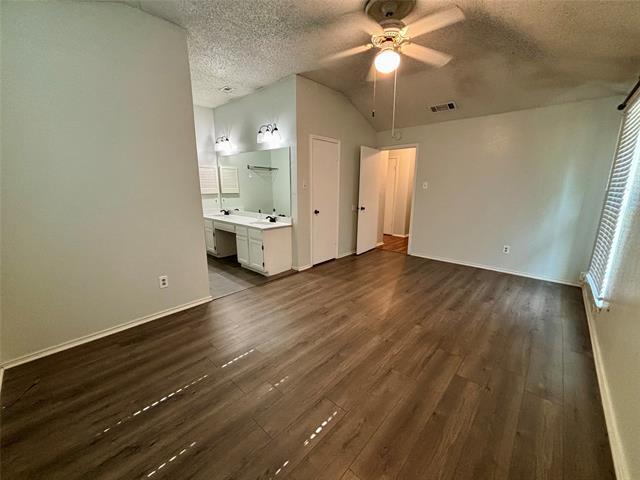 Building Photo - 811 Midcreek Dr