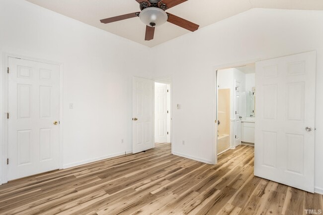 Building Photo - 326 Wilson St