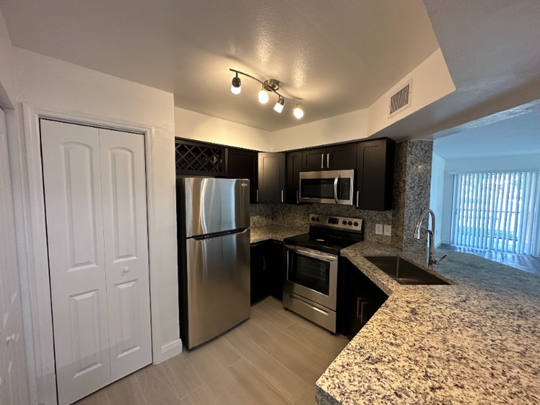 Building Photo - 2341 NW 33rd St