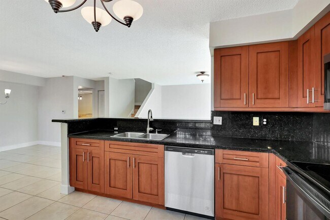 Building Photo - Spacious 3BR/2.5BA in Gated Milano Community