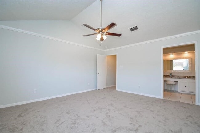 Building Photo - 978 Memorial Village Dr