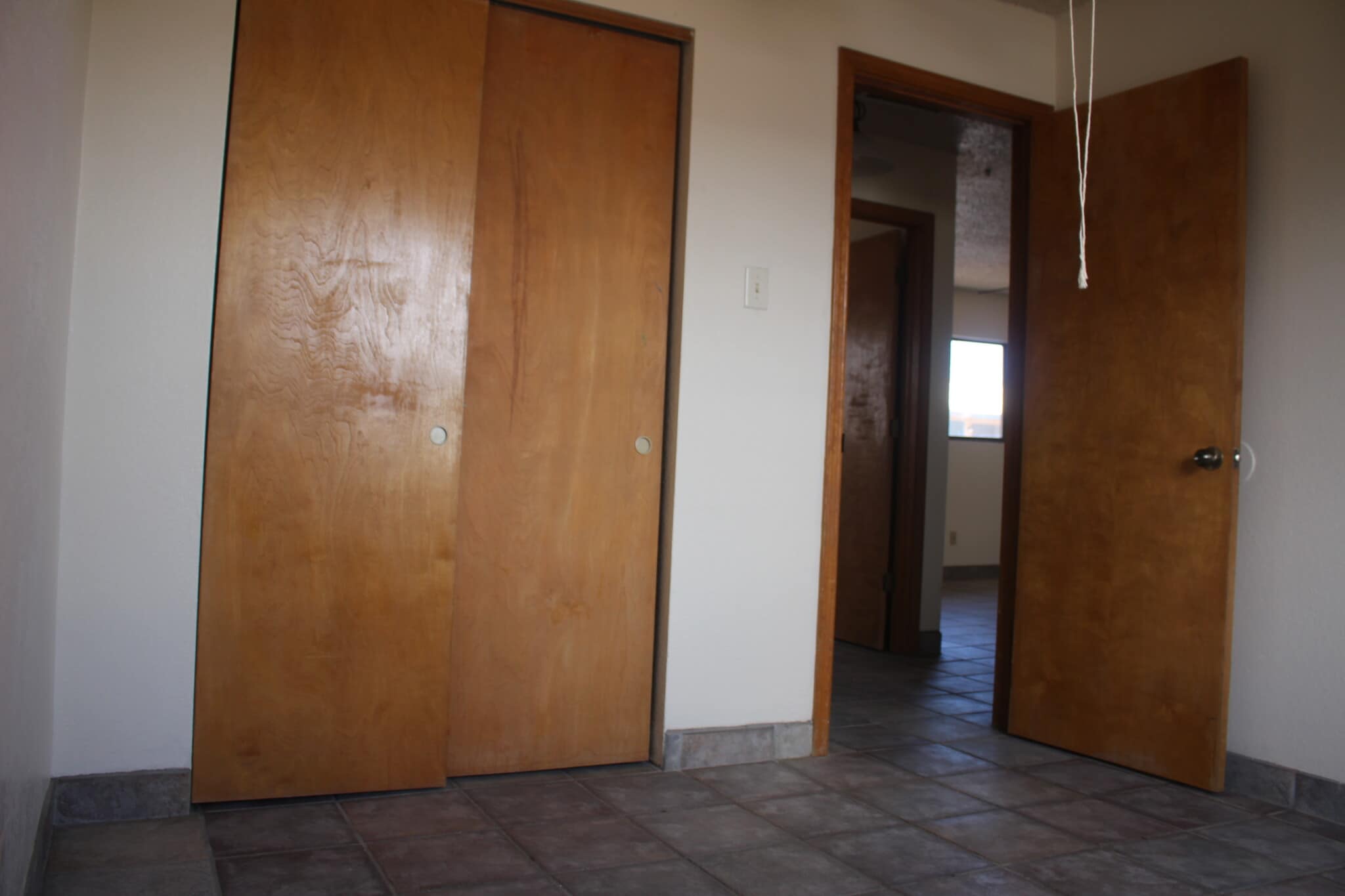 Building Photo - 127 Hanks Dr