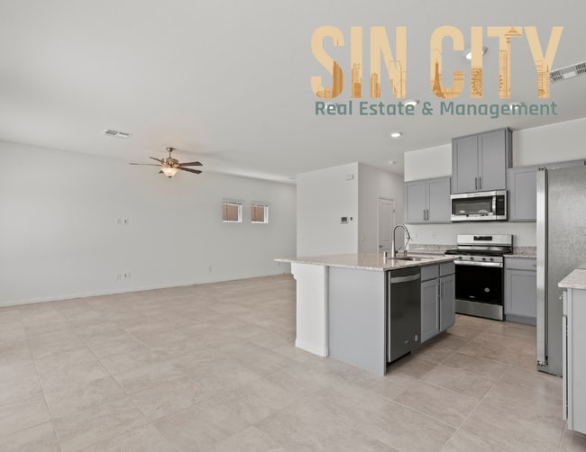 Building Photo - 7660 Love Spgs Ln