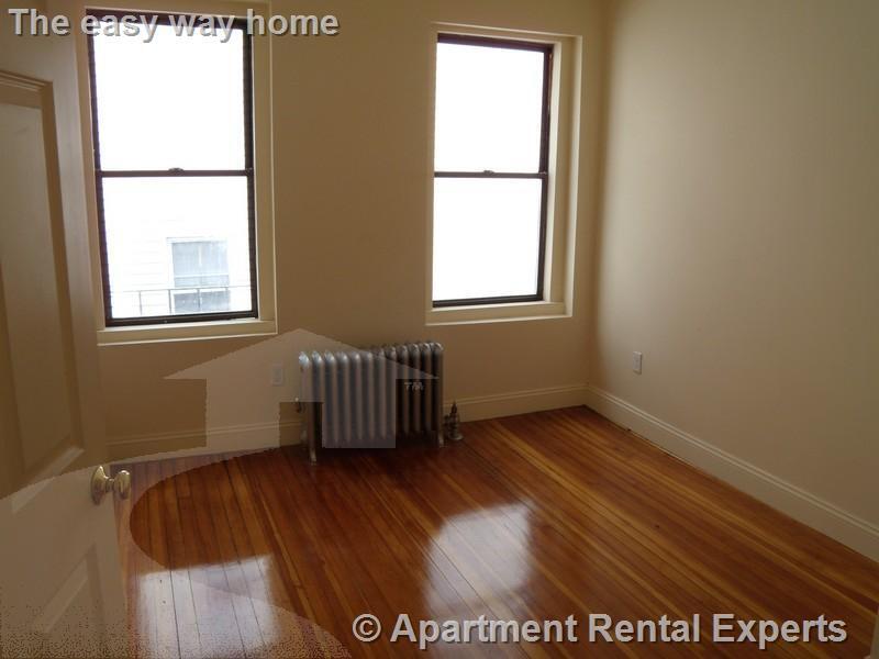 Building Photo - 217 Highland Ave