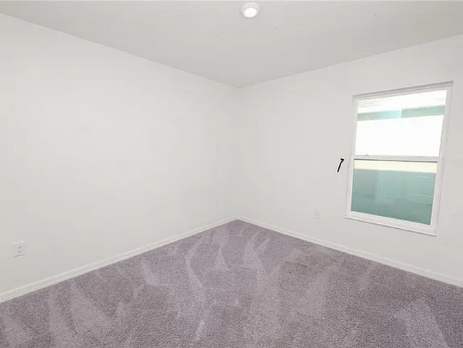 Building Photo - North Lakeland Rental Home!