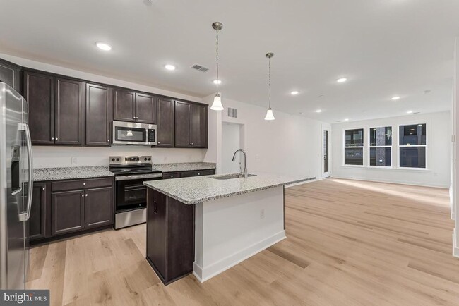 Building Photo - 21731 Dovekie Ter