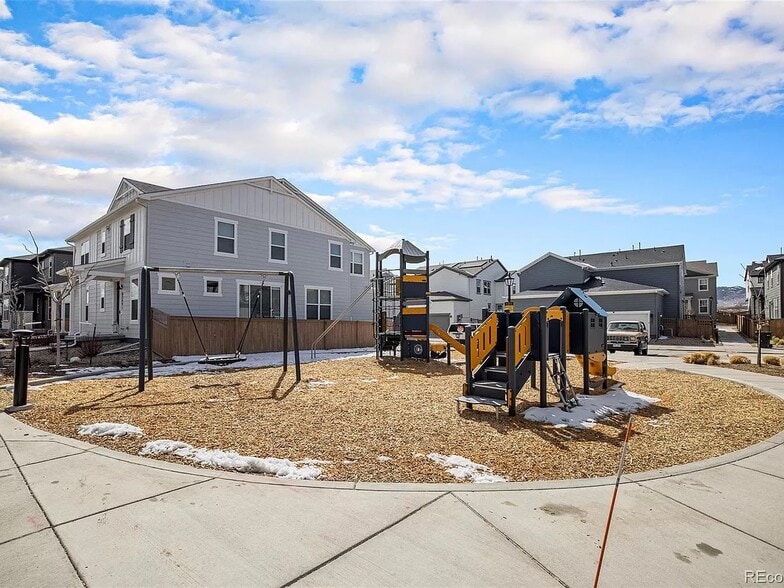 Common play area - 8324 Holman St