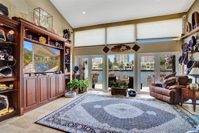 Building Photo - 683 Pelican Way