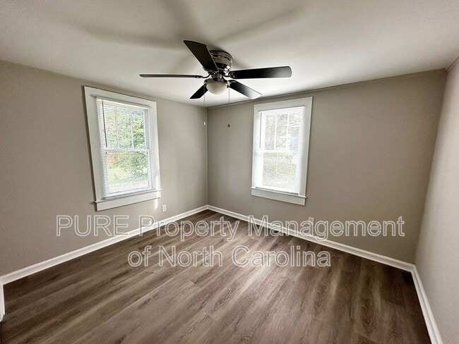 Building Photo - 606 Carver Dr