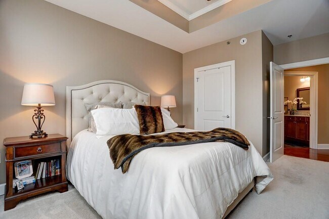 Building Photo - 325 East Paces Ferry Rd NE