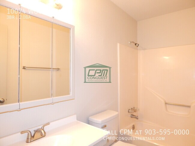 Building Photo - 10074 Wooded Way