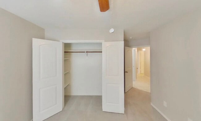 Building Photo - AVAILABLE NOW READY TO MOVE IN