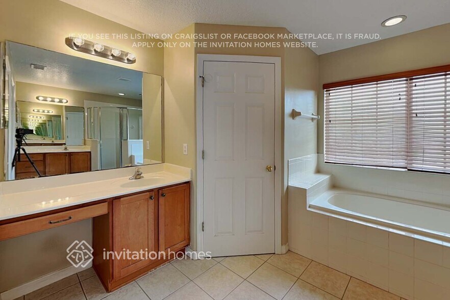 Building Photo - 6329 Rolden Ct