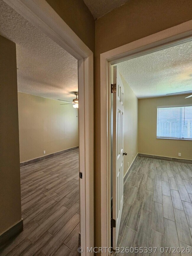 Building Photo - 4859 Orleans Ct