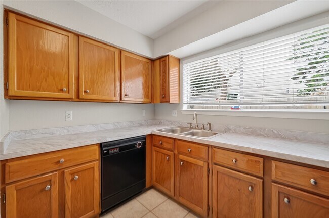 Building Photo - 10506 Ivy Oaks Ln