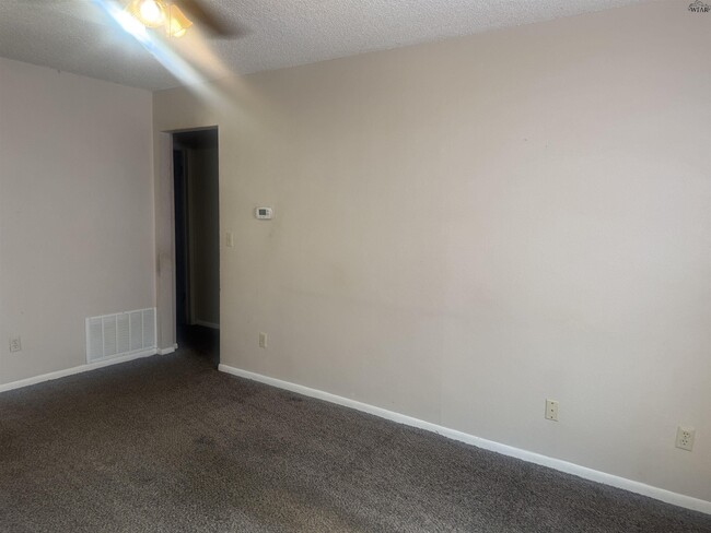 Building Photo - 2809 Lavell Ave