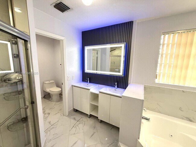 Building Photo - 9352 SW 155th Ave