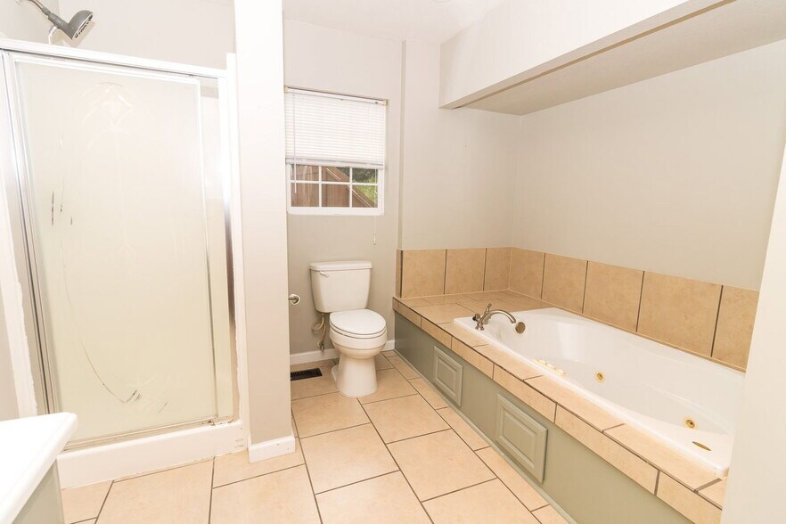 Building Photo - 9134 Westminister Cir Dr